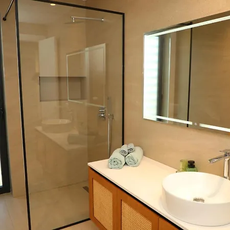 Villa Luxury Level *